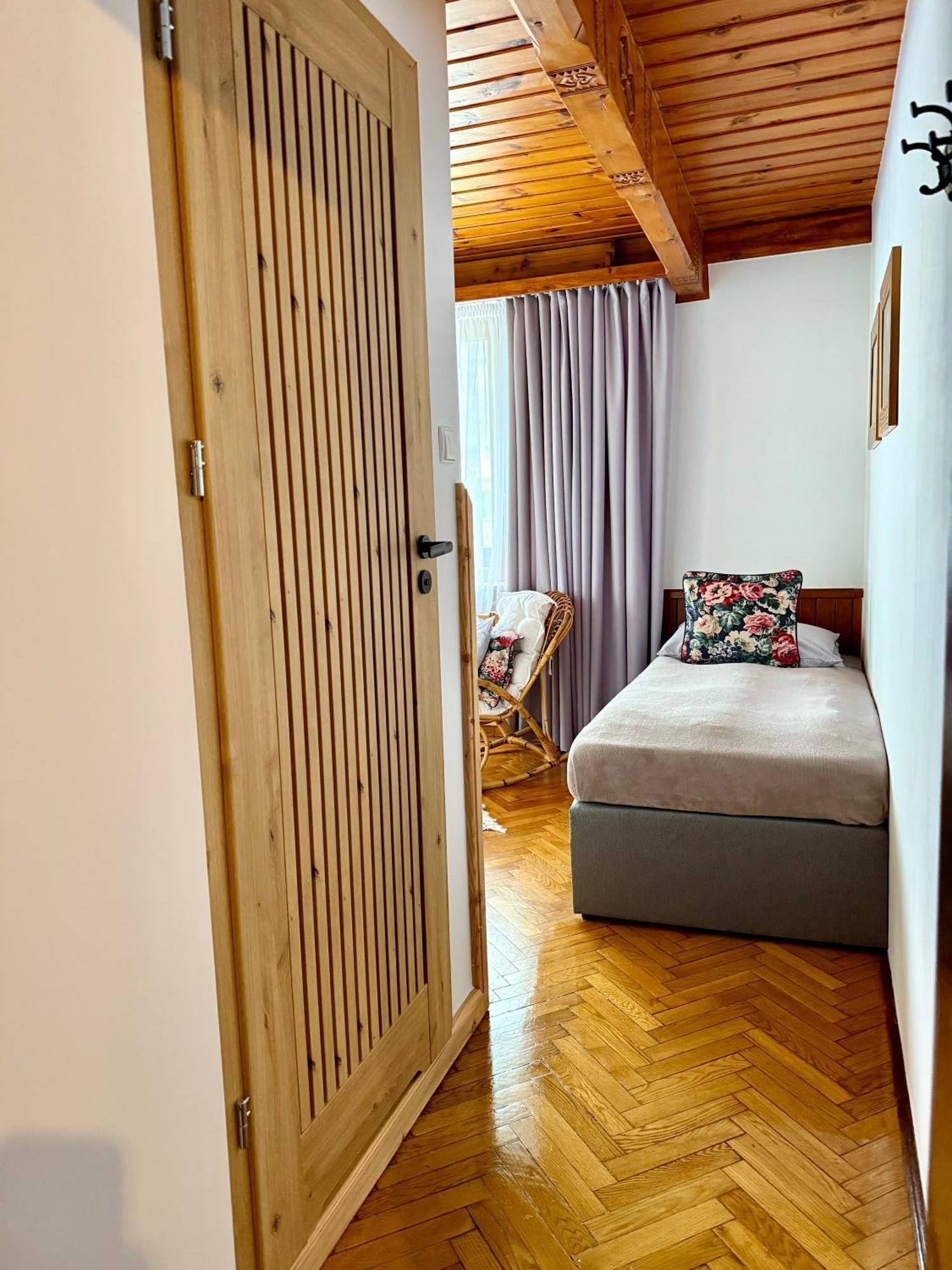 Marina Bed & Breakfast 3*